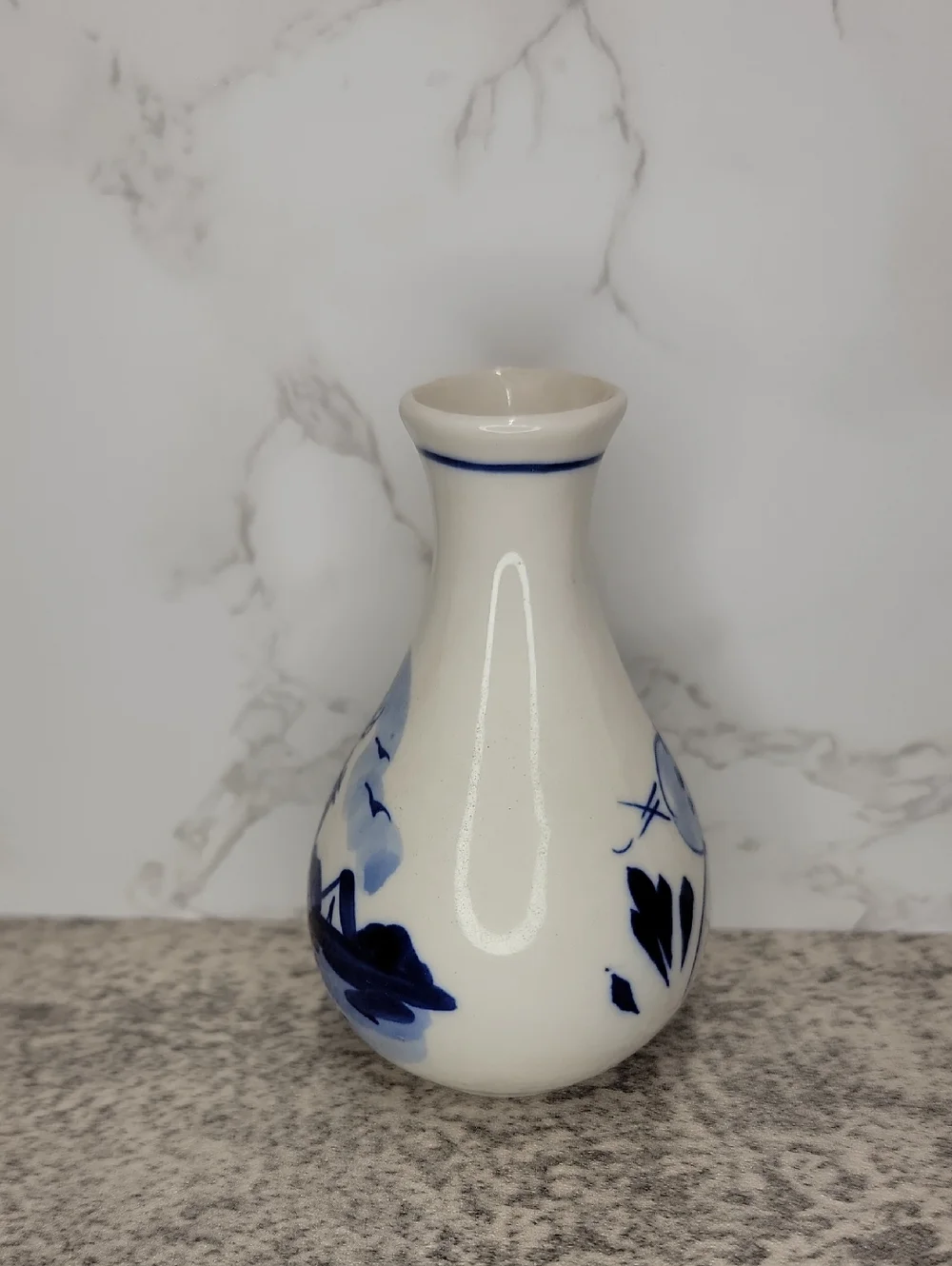Vintage Mini Delft blue inspired Vase - Picture 4 of 8